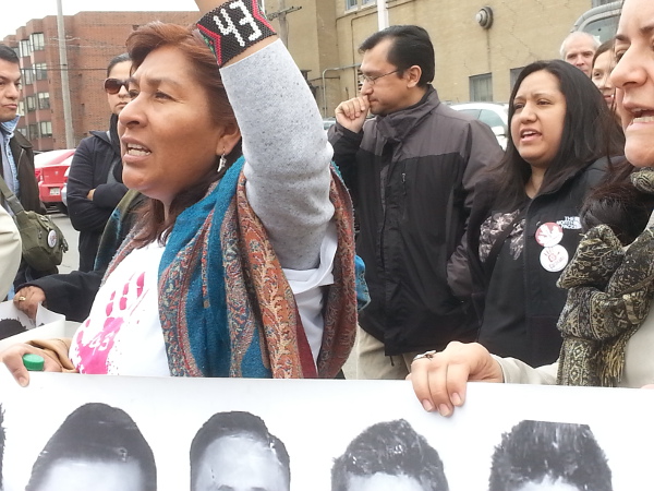 Caravana 43 march to Mexican consulate in Chicago