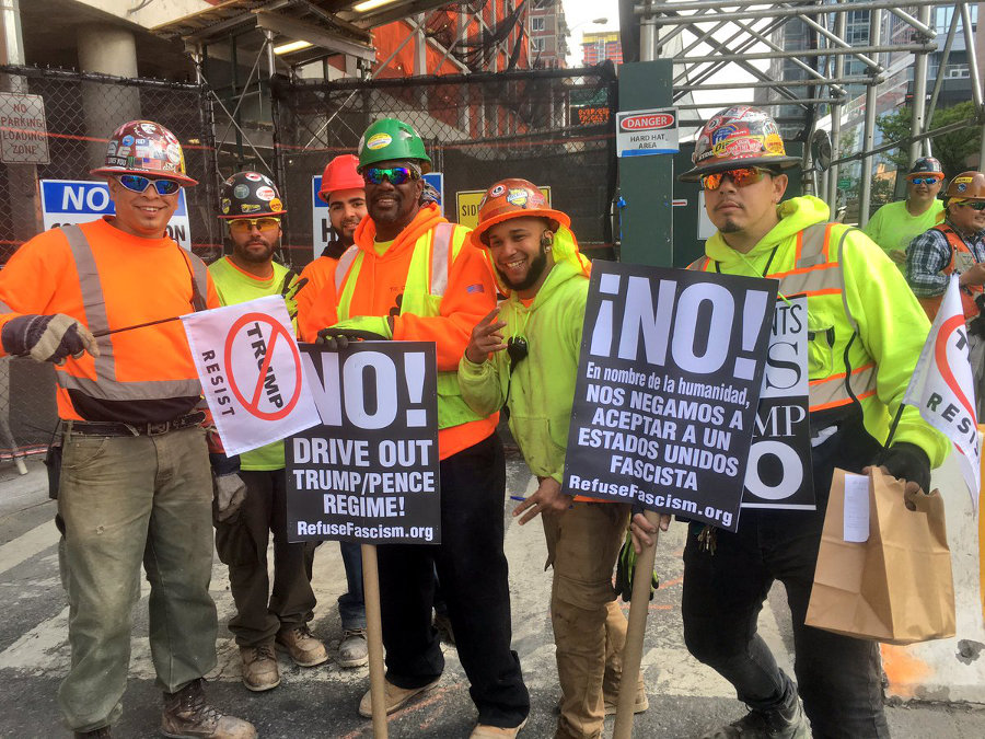 Construction workers protest Trump. Photo: @MaketheRoadNY