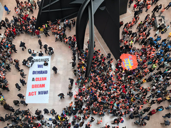 Students in Washington DC storm US Senate Building to demand Dream Act