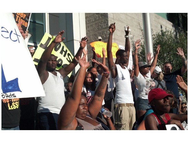 Los Ángeles en apoyo al pueblo de Ferguson, 15 agosto. Foto: Especial para Revolución 
